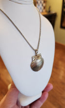 Load image into Gallery viewer, Sterling silver seashell pendant