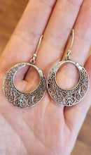 Load image into Gallery viewer, Sterling silver filigree fashion dangle earrings