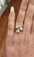 Load image into Gallery viewer, Sterling silver multi-stone pearl ring
