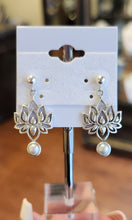 Load image into Gallery viewer, Sterling silver dangle lotus pearl earrings