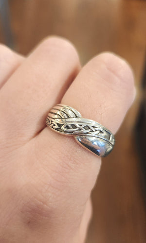 Sterling silver eternal celtic knotwork ring
