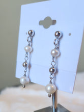 Load image into Gallery viewer, Sterling silver pearl dangle earrings