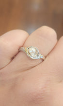Load image into Gallery viewer, Sterling silver pearl ring with gold accent