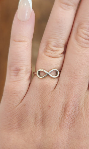 Sterling silver simple infinity ring