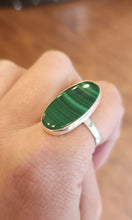 Load image into Gallery viewer, Sterling silver oval malachite ring