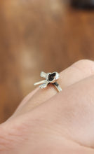 Load image into Gallery viewer, Sterling silver bow-tie ring