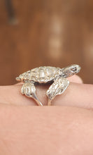 Load image into Gallery viewer, Sterling silver sea turtle ring