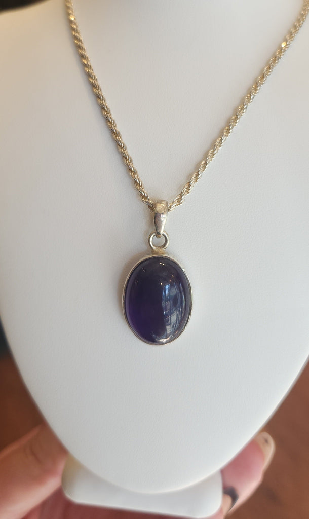 Sterling silver amethyst cabochon pendant with rope chain