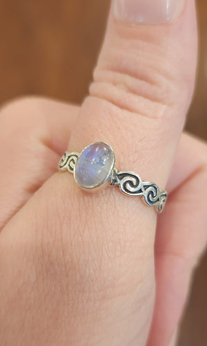 Sterling silver wavy rainbow moonstone ring
